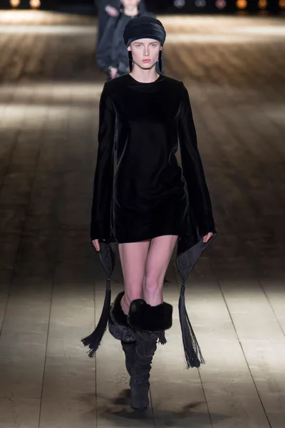 Look 9